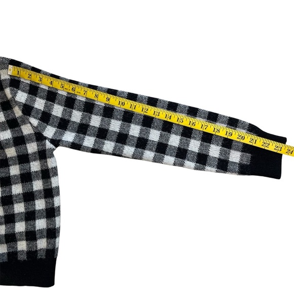 Buffalo Check Cropped Cardigan - Picture 12 of 14